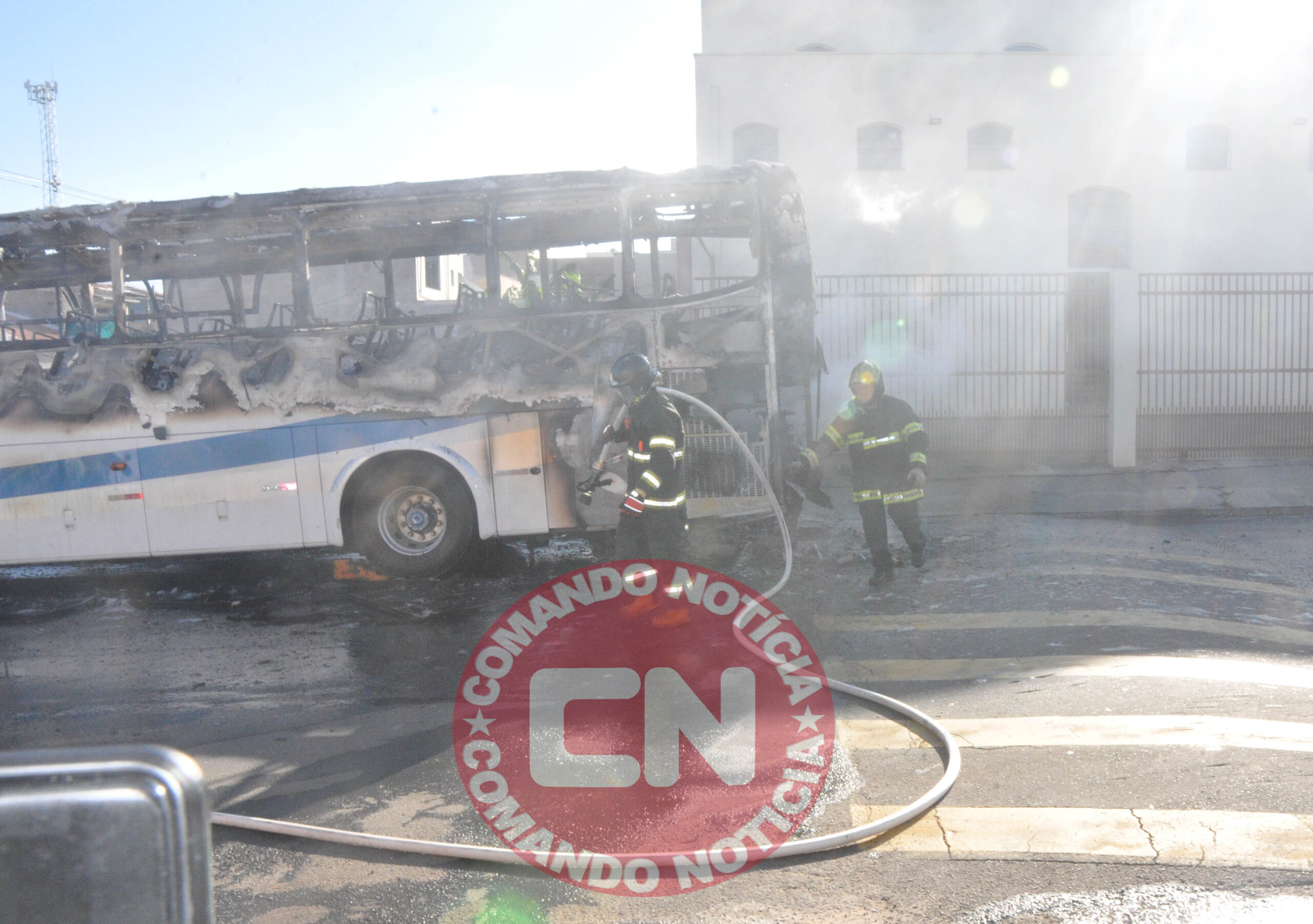 Fogo em onibus 1