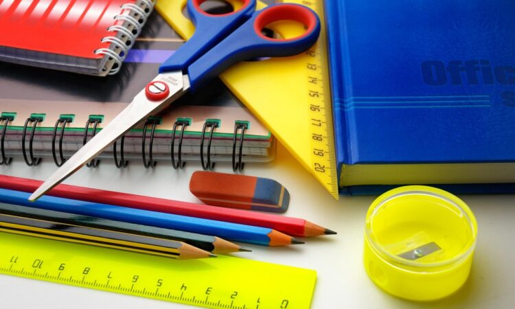 Material escolar pixabay