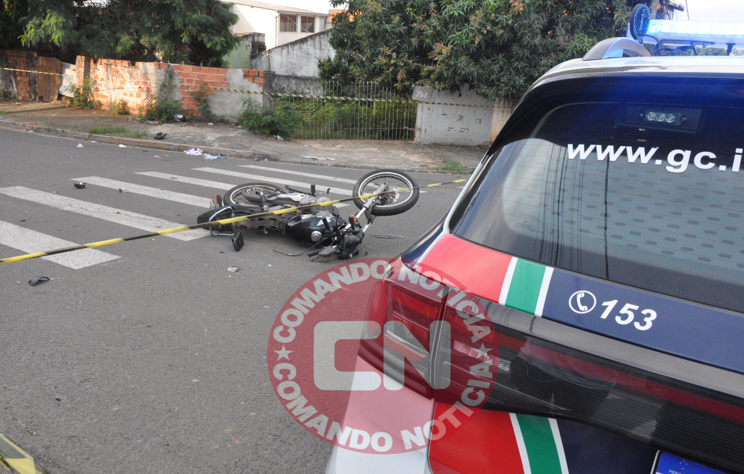 Moto colide viatura canil 2