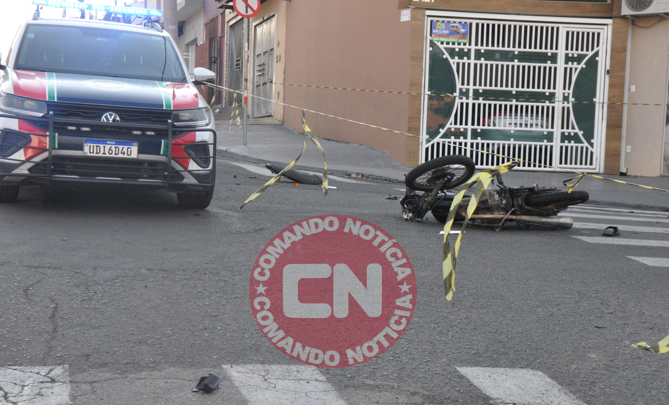 Moto colide viatura canil 3