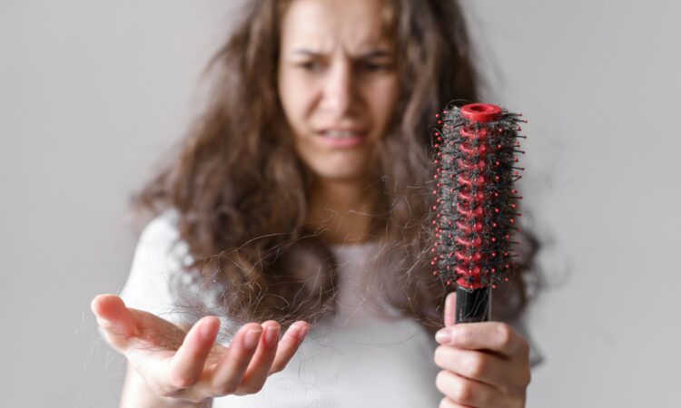 Queda de cabelo freepik
