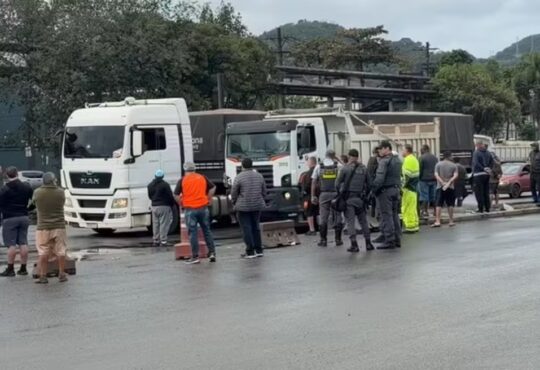 Sindicam greve santos