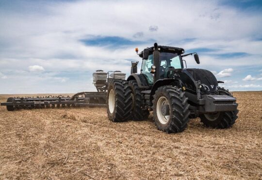 Trator valtra