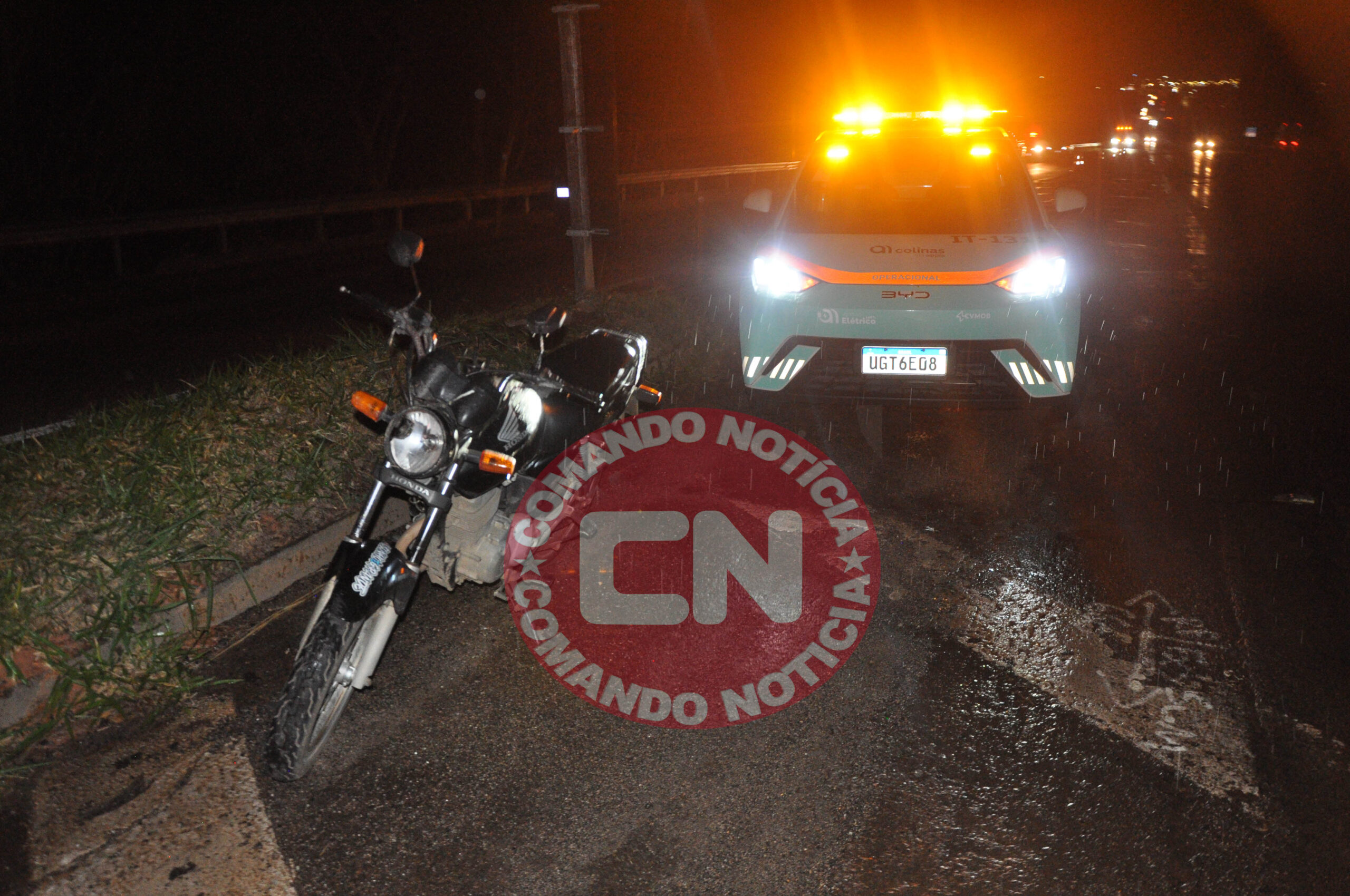 ColisÃo moto e carro km 55 3
