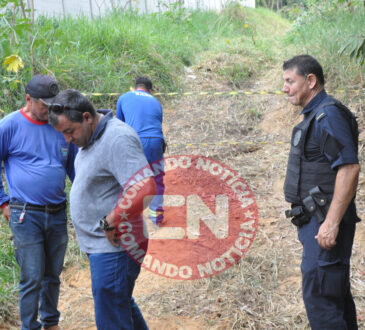 Desabamento fere funcionarios do saae
