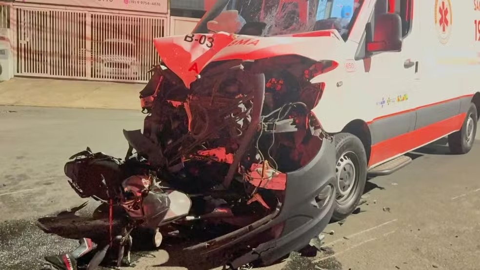 Moto em fuga bate em samu campinas