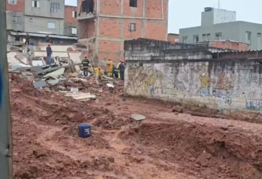 Predio desaba em sb campo