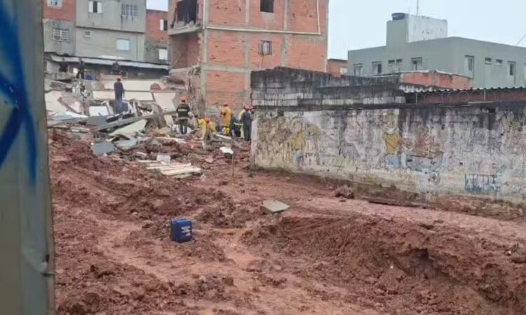 Predio desaba em sb campo