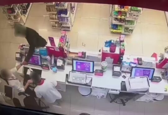 Roubo em farmacia deixa ladrÃo morto em campinas