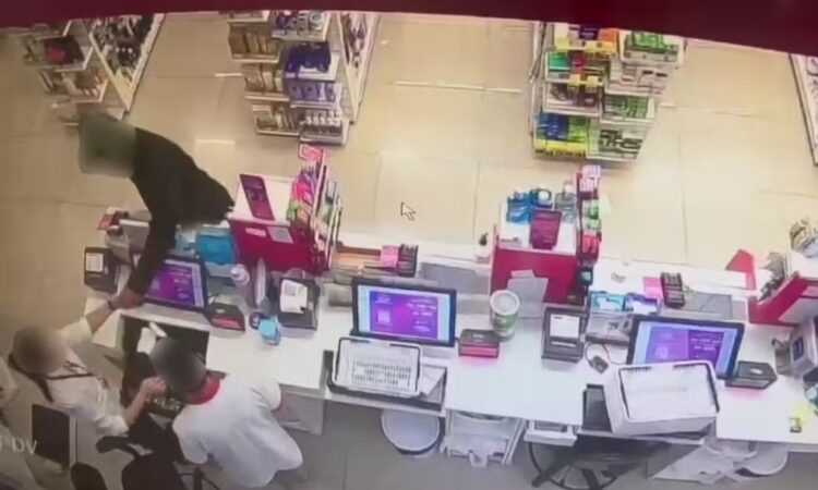 Roubo em farmacia deixa ladrÃo morto em campinas
