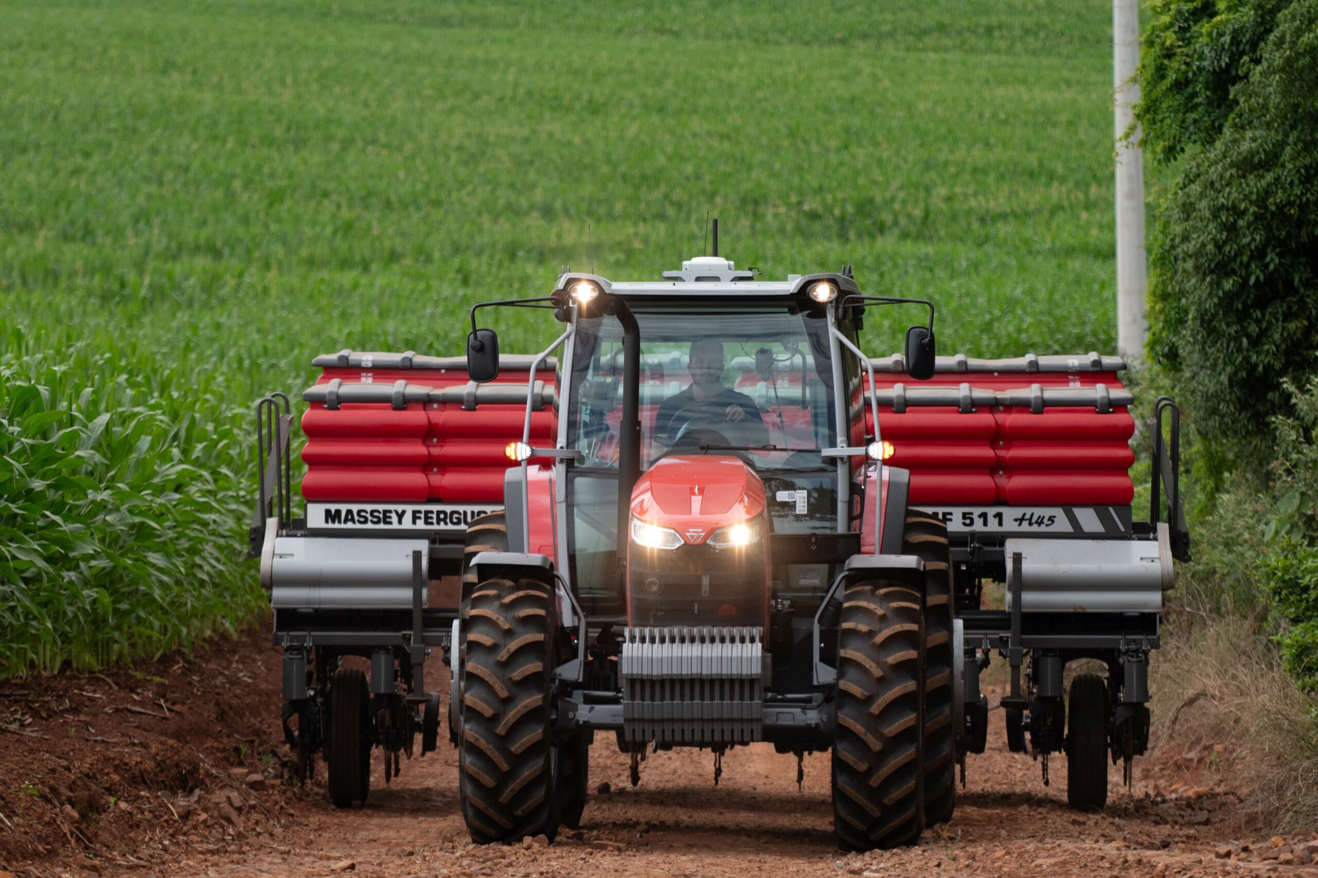 Trator mf 5m 11
