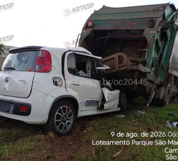 Uno colide traseira de caminhÂo coleta anhanguera