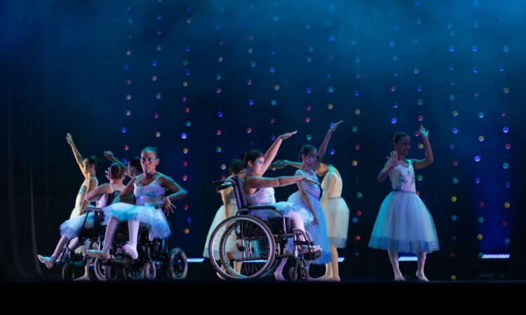 Apresentacao no teatro castro mendes em dezembro de 2024