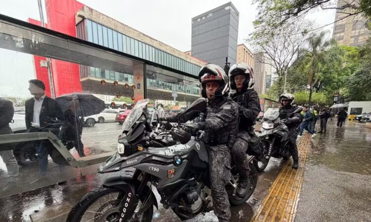 Bravo moto sp com fuzil