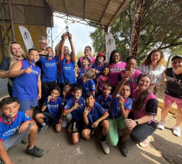 Premiacao laura fahl campeao