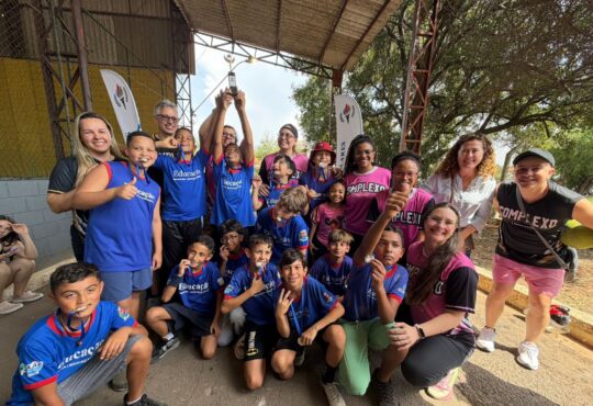 Premiacao laura fahl campeao