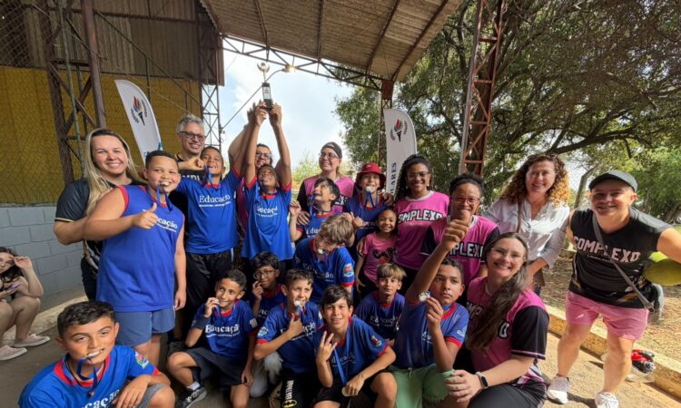 Premiacao laura fahl campeao