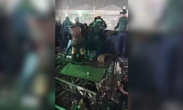 Queda arquibancada camarote varzea paulista