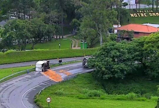 CaminhÃo com leite tomba campinas rota das bandeiras