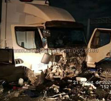 Carreta acidente carro valinhos
