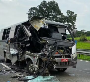 ColisÃo micro onibus em jaguariuna tordesilha