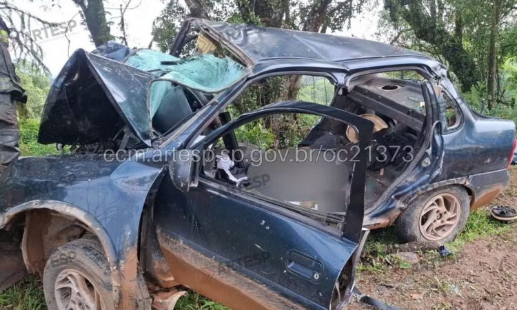 Corsa e atingido e mata 2 piedade cópia