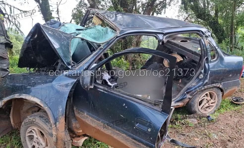 Corsa e atingido e mata 2 piedade cópia