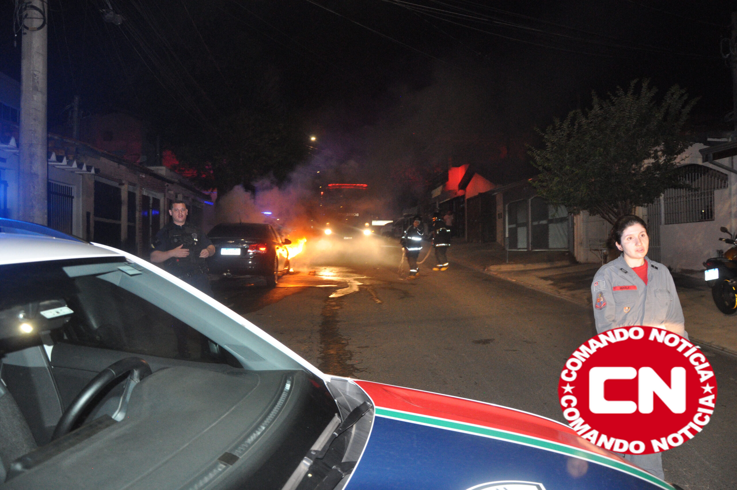 Ex coloca fogo em carro 3