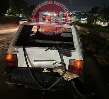 Moto colide em traseira de uno sp 75