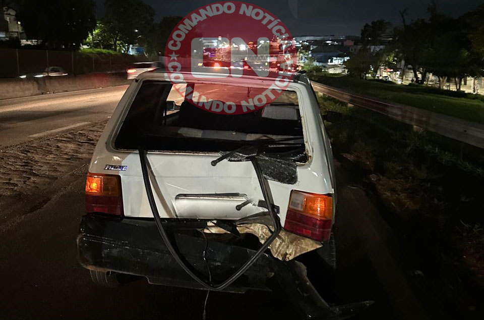 Moto colide em traseira de uno sp 75