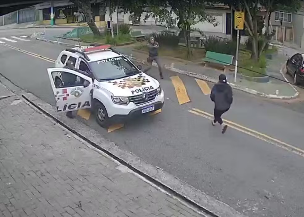 Pedrada em viatura pm osasco