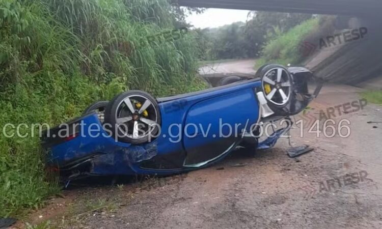 Porsche cai de viaduto em jundiai
