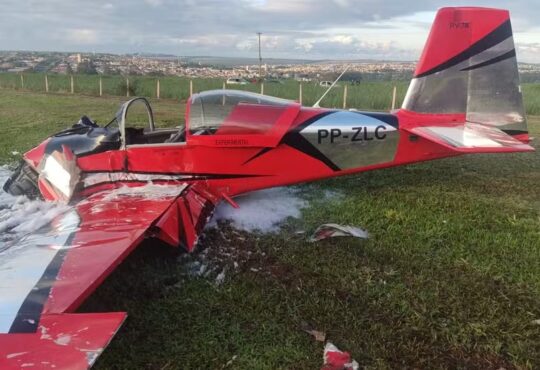 Queda de aviÃo orlandia mata duas pessoas