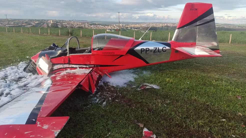 Queda de aviÃo orlandia mata duas pessoas