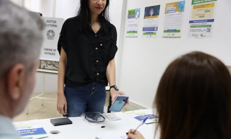 Rovena rosa eleiÇÂo