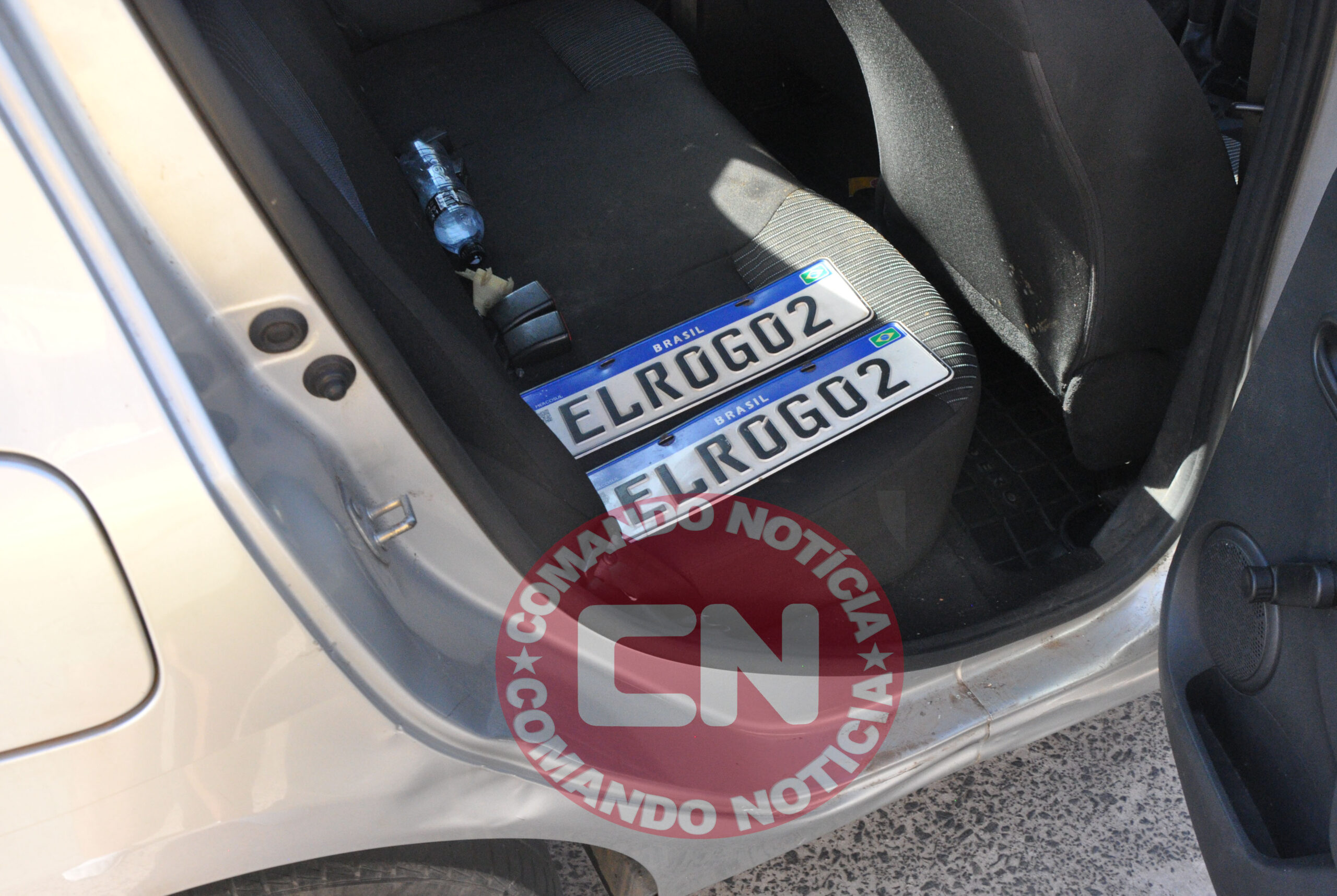 Sandero placas adulteradas