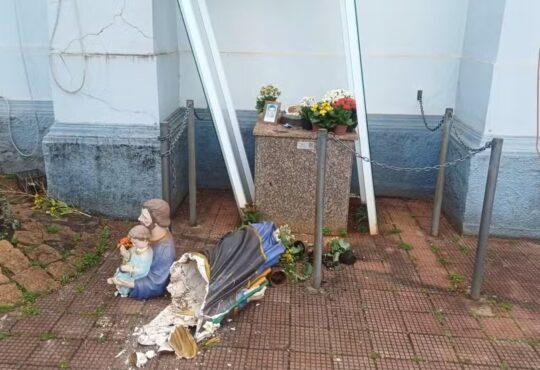 Santo quebrado